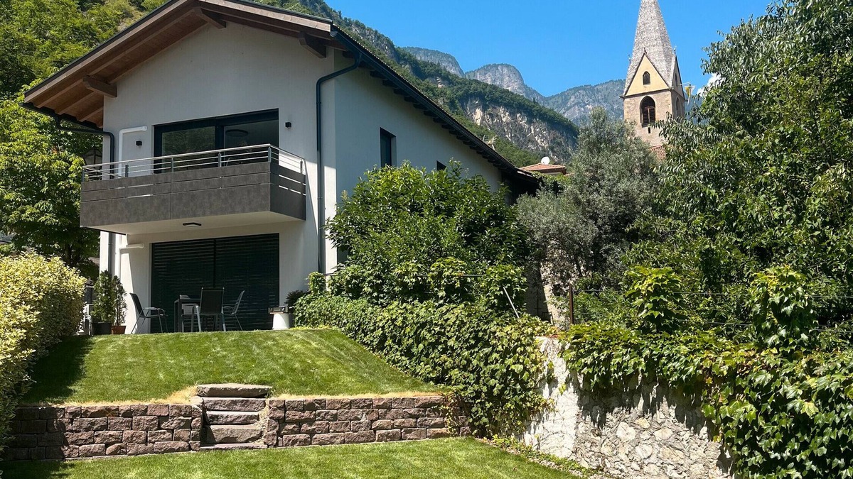 Magre sulla Strada del Vino Apartment | Apartment "Haus Weinblick Apt 3" with Mountain View, Terrace & Wi-Fi