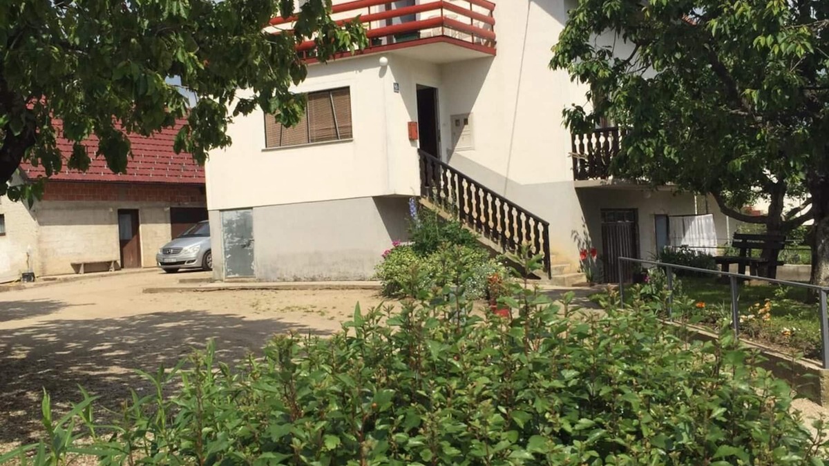 Smoljanac Apartment | Apartment have 2 apartmana, with bathrooms. Available is a kitchen and a terrace