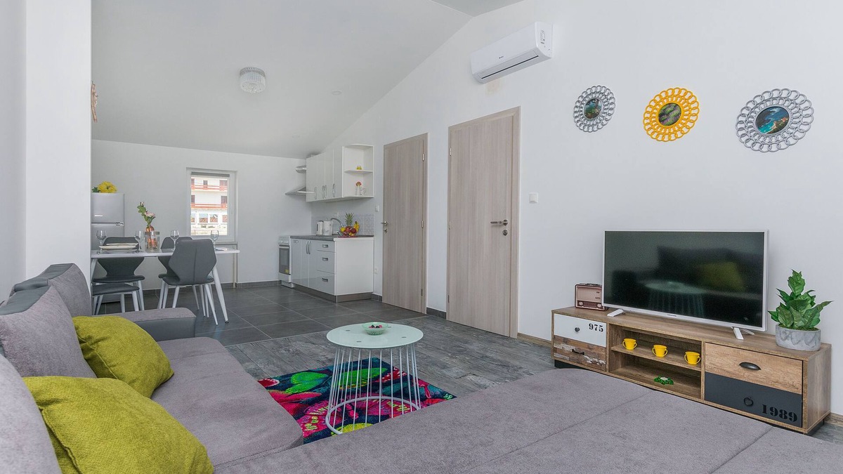 Strozanac Apartment | Apartment Heaven (49761-A1) - Strozanac