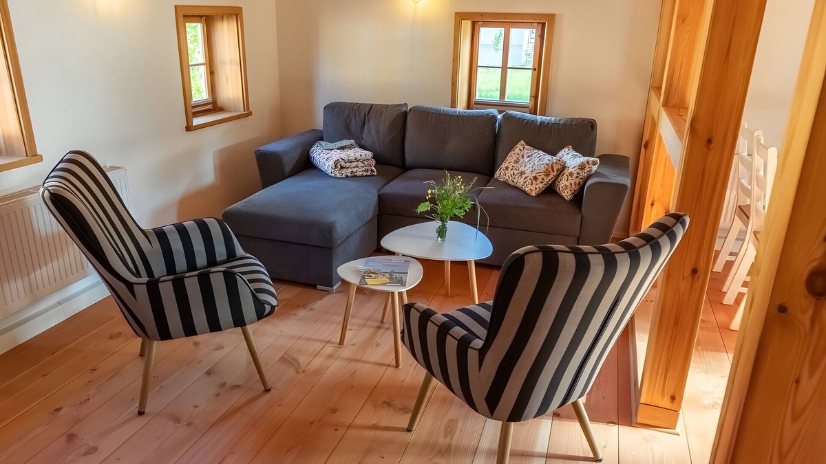 Bertsdorf Apartment | Apartment 'Hochwald' with Mountain View and Wi-Fi