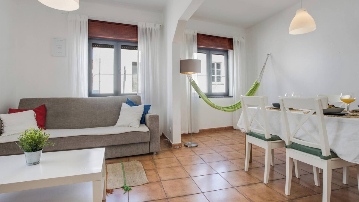 Vila do Bispo House | Apartment Home Casa das Flores with Balcony, Garden, Wi-Fi & Terrace
