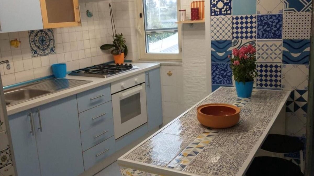 Pontecagnano Faiano Apartment | Apartment 'Ida's' with Mountain View, Wi-Fi and Air Conditioning