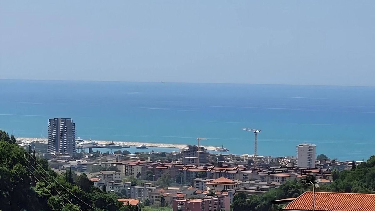 Salerno House | Apartment 'Il Limoneto Di Giovi' with Sea View, Wi-Fi and Air Conditioning