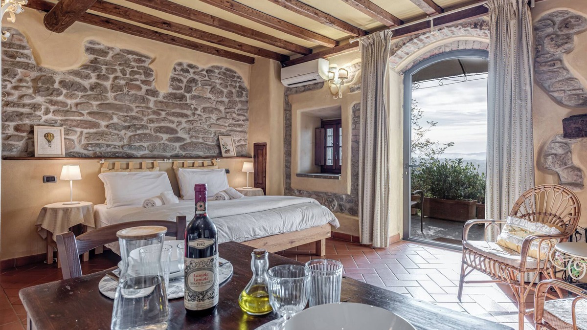 Pian di Sco Apartment | Apartment 'Il Nido' with Shared Pool, Wi-Fi and Air Conditioning