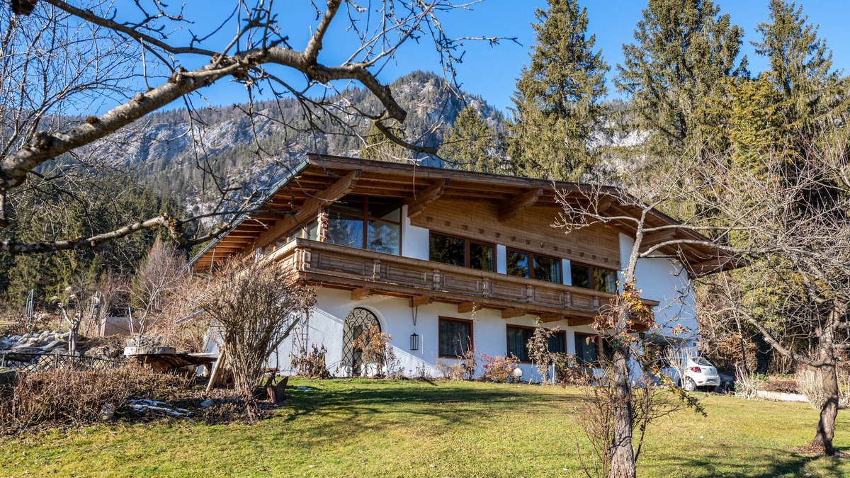 Angerberg Apartment | Apartment "Im Haus Stöckl" with Mountain View, Garden, Terrace & Wi-Fi