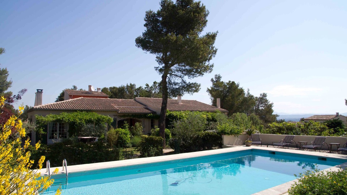 Cavaillon Apartment | Apartment in a green residential area of ​the town of Cavaillon in the Luberon.