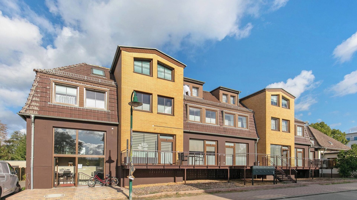 Panketal Apartment | Apartment In A Hotel "Hotel Zur Panke Wohnung 5" with Shared Terrace and Wi-Fi