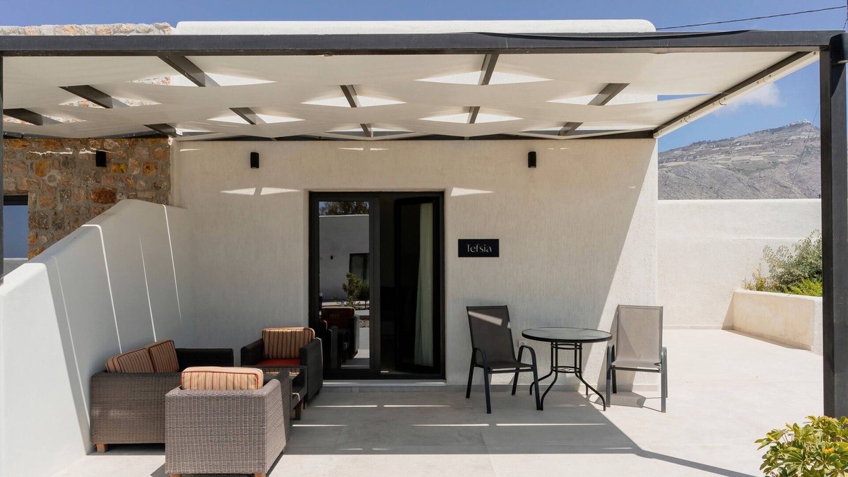 Agios Georgios House | Apartment In A Hotel 'Villa Basilca Tefsia' with Private Garden, Wi-Fi and Air Conditioning