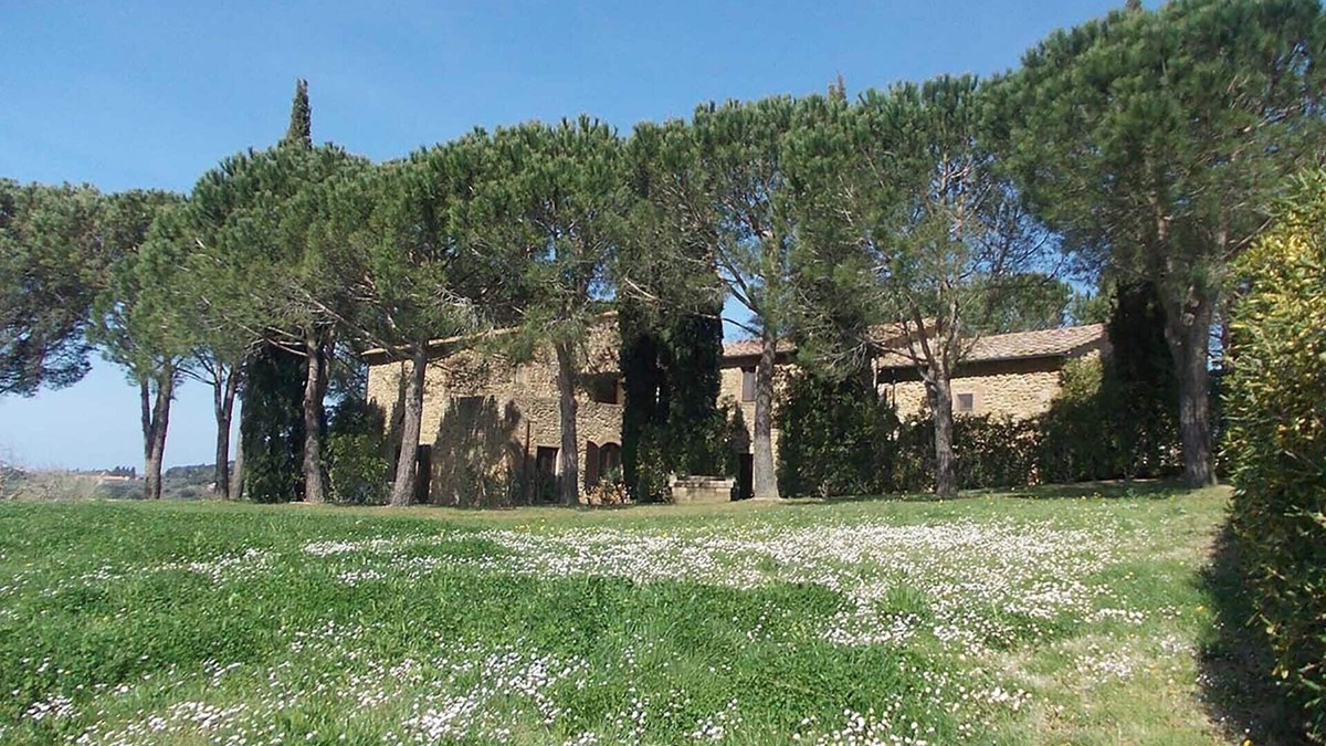 Casale Marittimo House | Apartment in a country house in the hills overlooking the sea with a large park and swimming pool