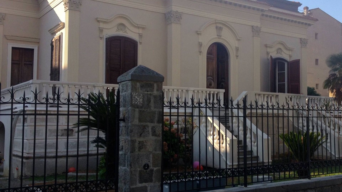 Sapri House | Apartment in a period villa, just a few steps from the sea