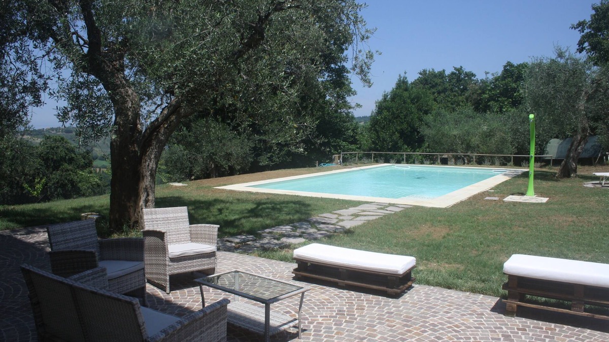 Tavullia House | Apartment in a two-family house with exclusive park and pool 10' from the sea