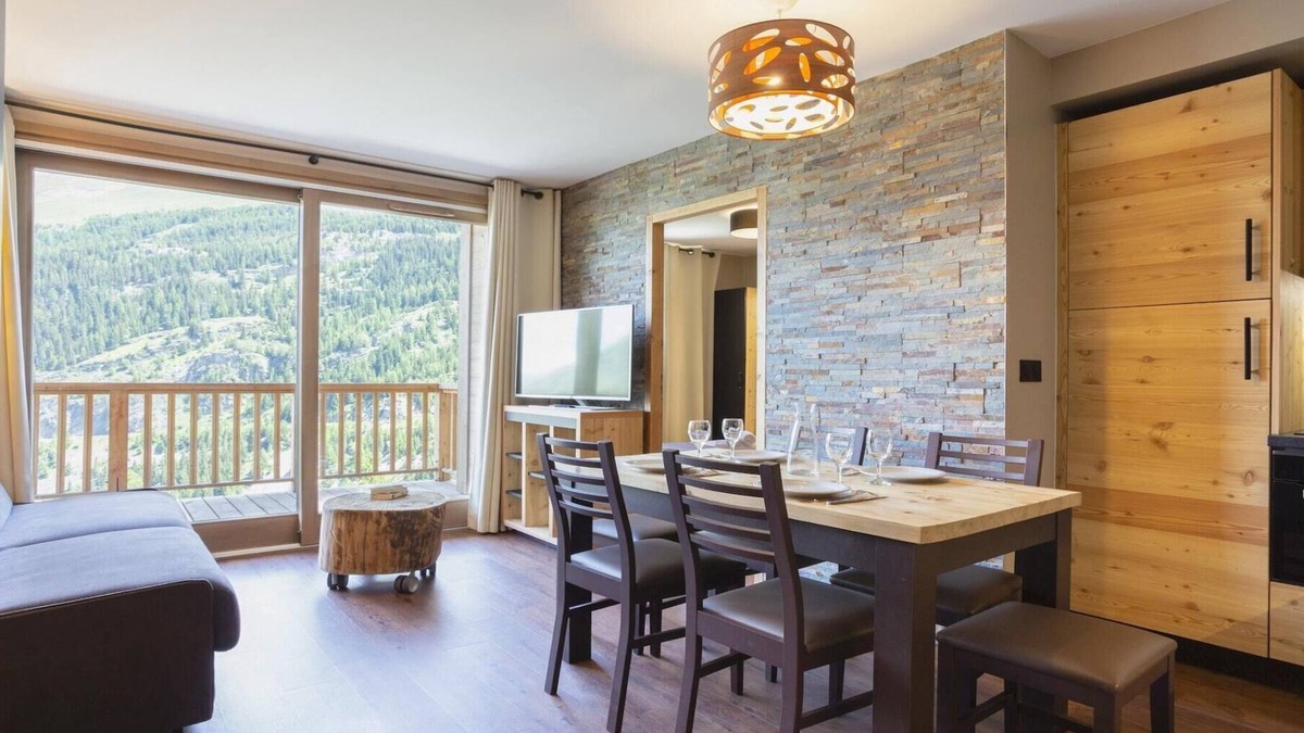 Les Boisses Apartment | Apartment in Alps with Spa & Pool