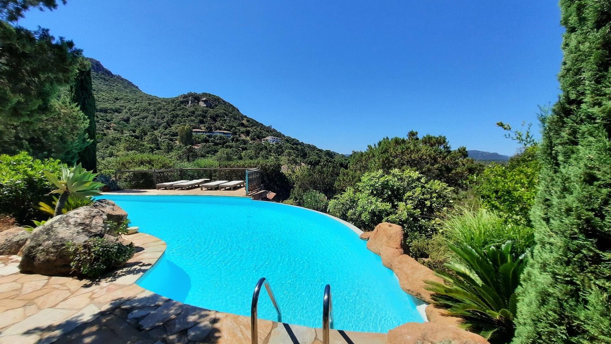 Porto-Vecchio Condo | Apartment in an exclusive residential area, 200 m from the waterfront