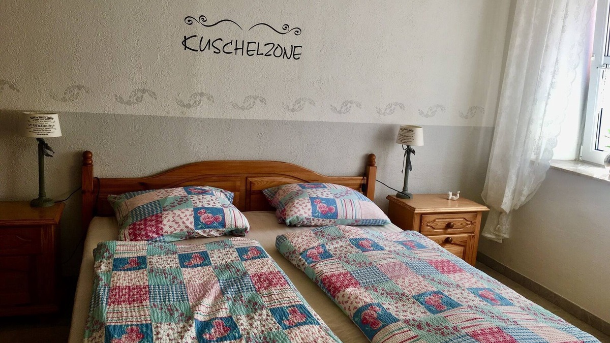 Brauneberg Condo | Apartment in Brauneberg with 2 bedrooms, large slate living room, green courtyard, Moselle