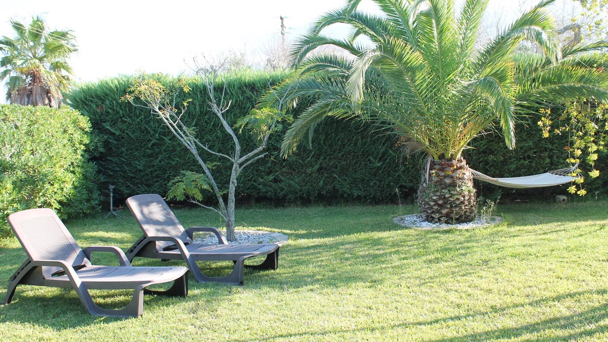 Vignacastrisi Apartment | Apartment in cottage with garden 2 km from the sea