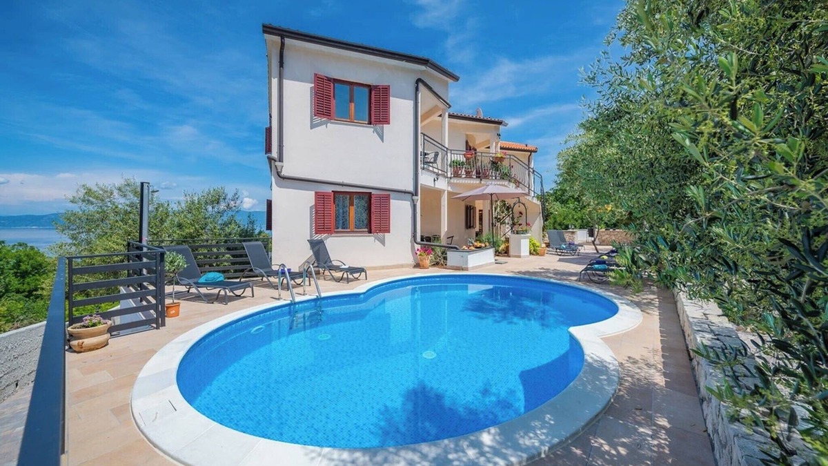 Drenje Apartment | Apartment in Drenje with Sea View & Pool