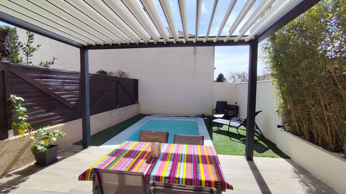 Saint-Jean-de-Vedas Apartment | Apartment in winegrower's house near Montpellier, beaches, hinterland,