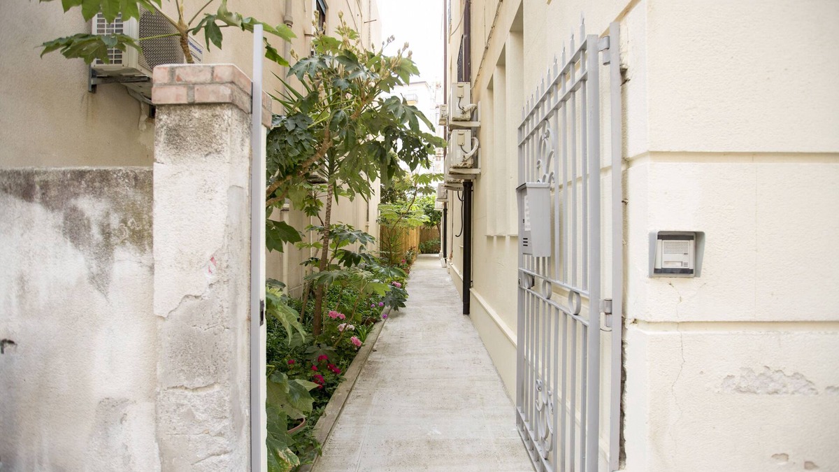 Cefalu Apartment | Apartment in garden a few steps from the sea from the historic centre