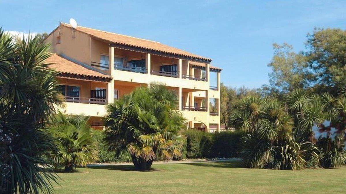 Ghisonaccia Apartment | Apartment in Ghisonaccia near Sandy Beach