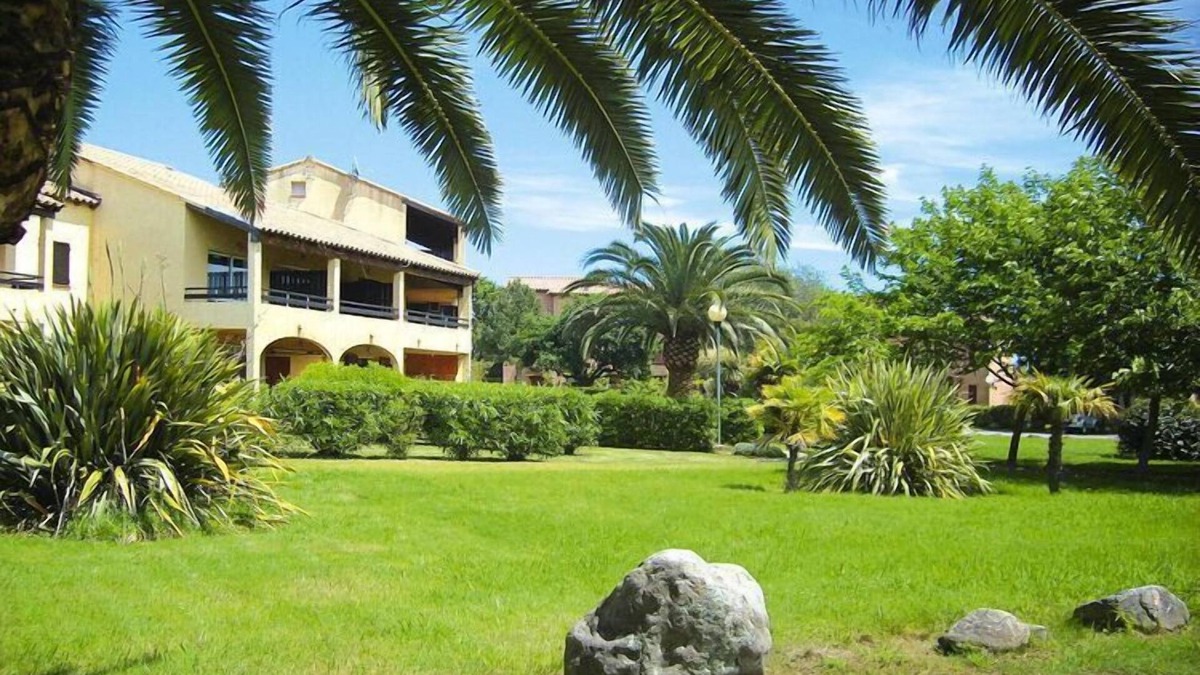 Ghisonaccia Apartment | Apartment in Ghisonaccia near Sandy Beach