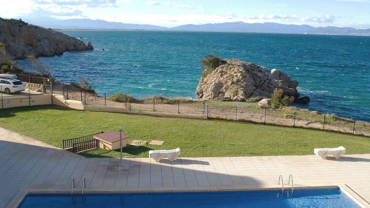 Aiguablava Apartment | Apartment in illa Mateua/next to Montgó cove, La Escala (Costa Brava/Gerona).