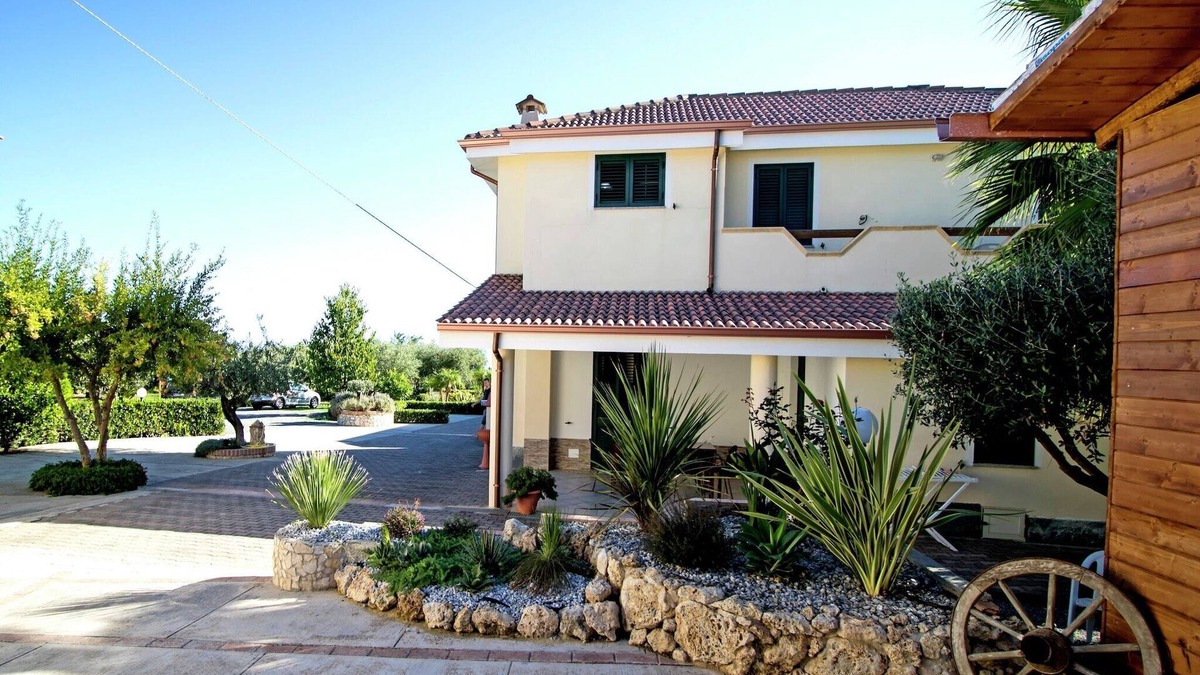 Gasponi Apartment | Apartment in Gasponi with Mountain Views