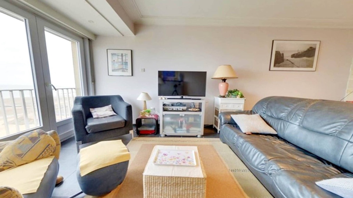 Middelkerke Apartment | Apartment in Middelkerke with Sea View