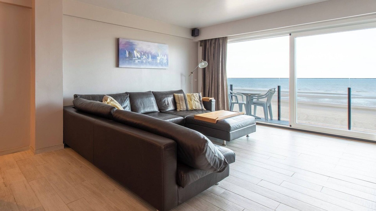 Middelkerke Apartment | Apartment in Middelkerke with Sea View