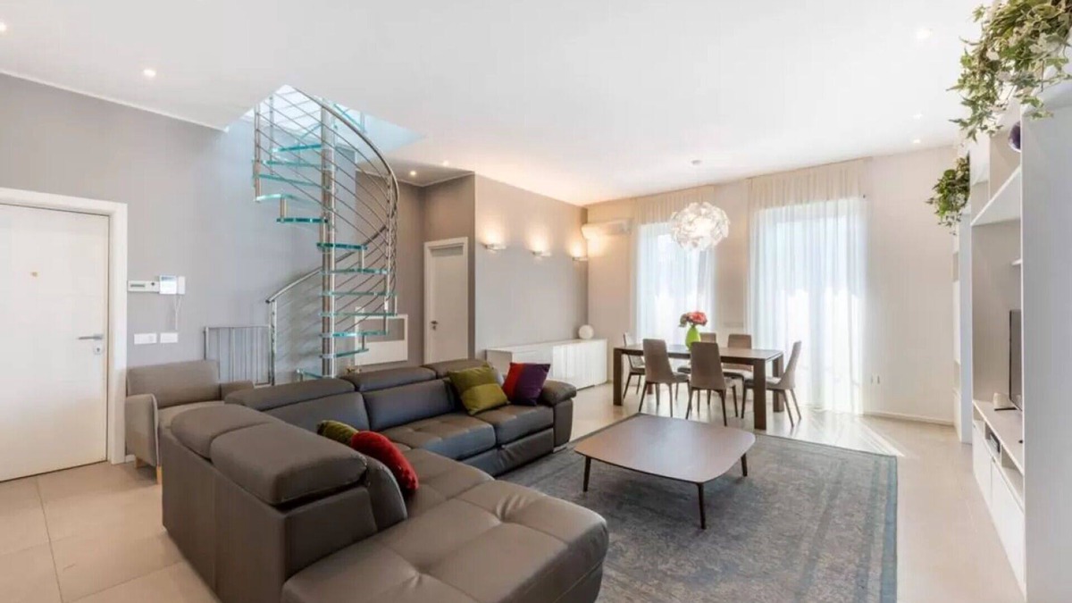 Ticinese Apartment | Apartment in Milan with 3 bedrooms sleeps 6