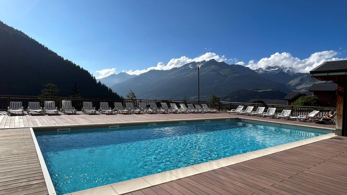 Valfrejus Apartment | Apartment in Modane with Ski Slope Access