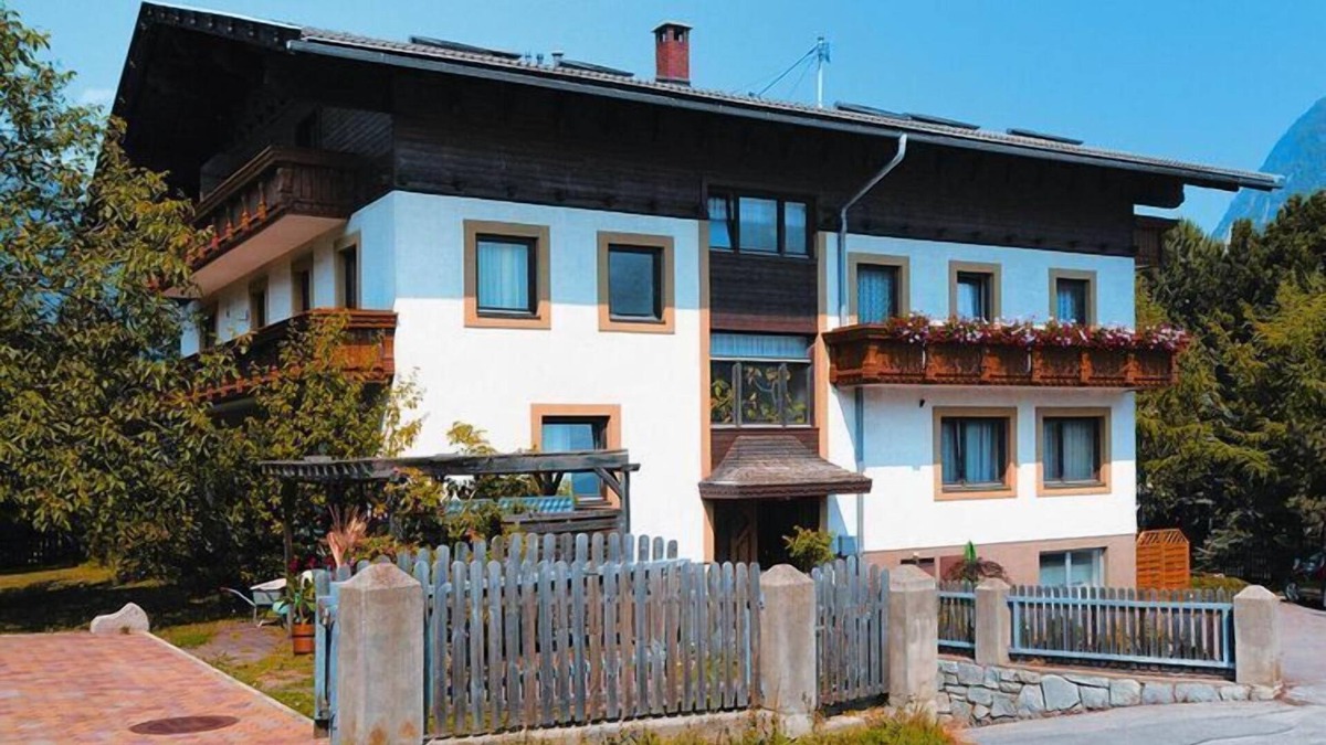 Oberdrauburg Apartment | Apartment in Oberdrauburg with balcony