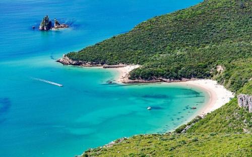 Setubal Apartment | Apartment in Palmela - Close to Beaches and Mountains!