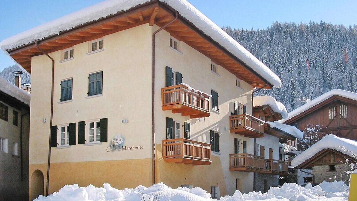 Pellizzano Apartment | Apartment in Pellizzano near Shopping