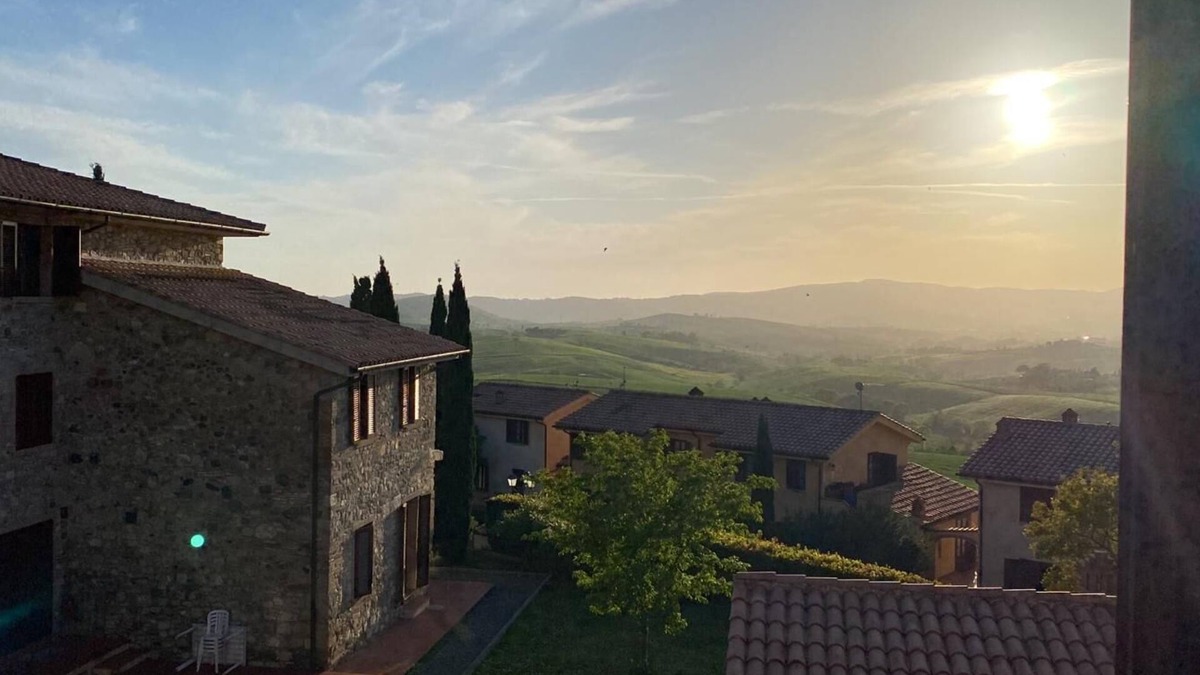 Pomaia Apartment | Apartment in Pomaia, family-friendly, terrace with a view, free Wi-Fi, up to 4 people