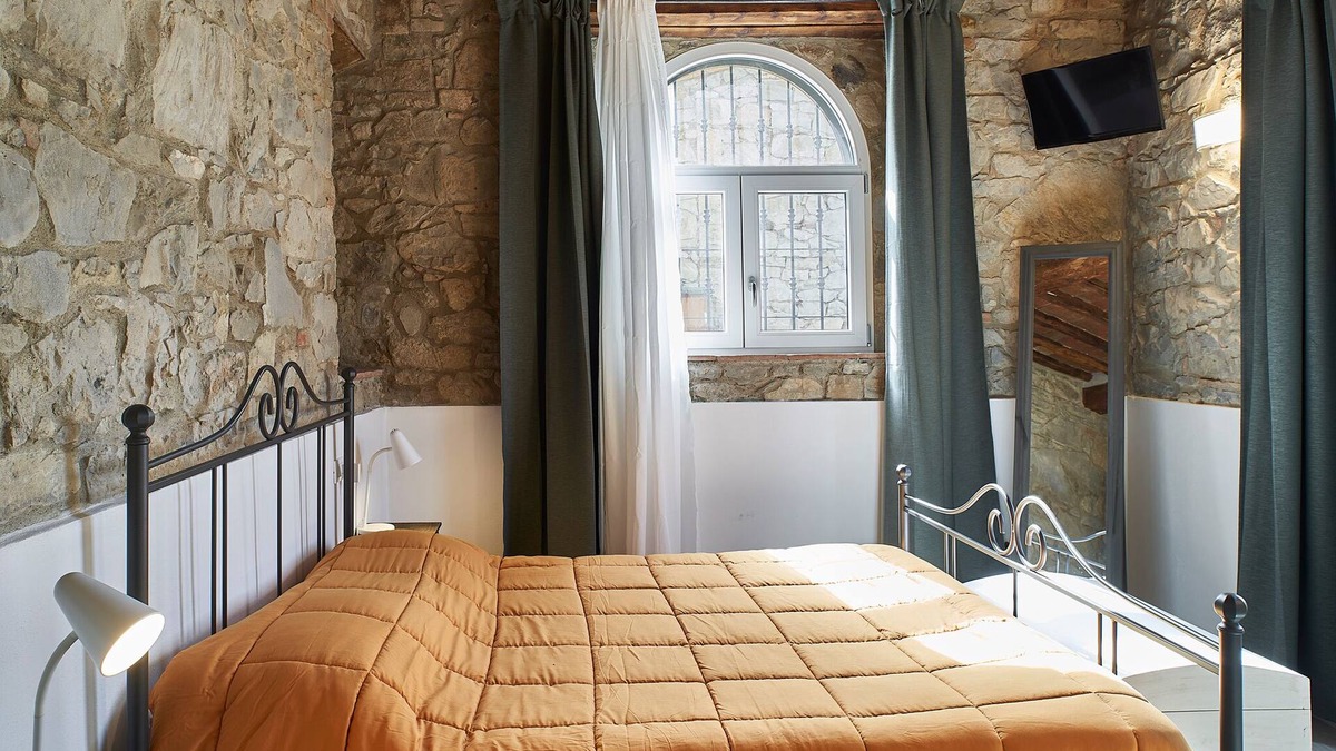 Villa A Sesta House | Apartment in renovated farmhouse in typical Chianti Tuscan village