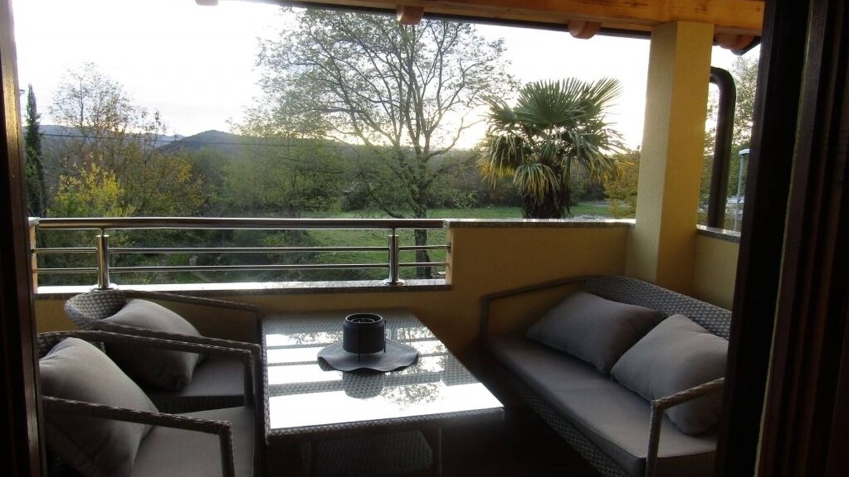 Grabri Apartment | Apartment in Roč with Balcony, Air condition, WIFI, Washing machine (4909-1)