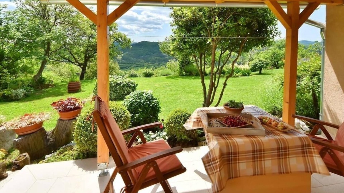 Ciritez Apartment | Apartment in Roč with Terrace, Air condition, WIFI, Washing machine (4194-2)