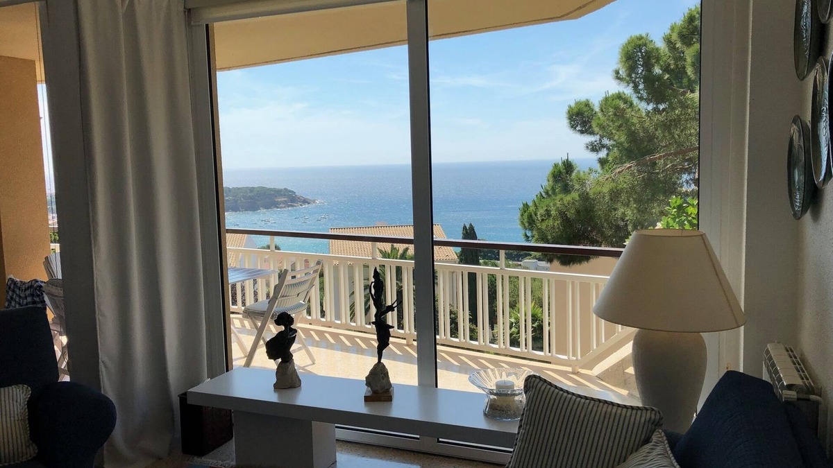 Sant Feliu de Guixols Apartment | Apartment in S'Agaro with stunning sea views, 200m from Sant Pol beach
