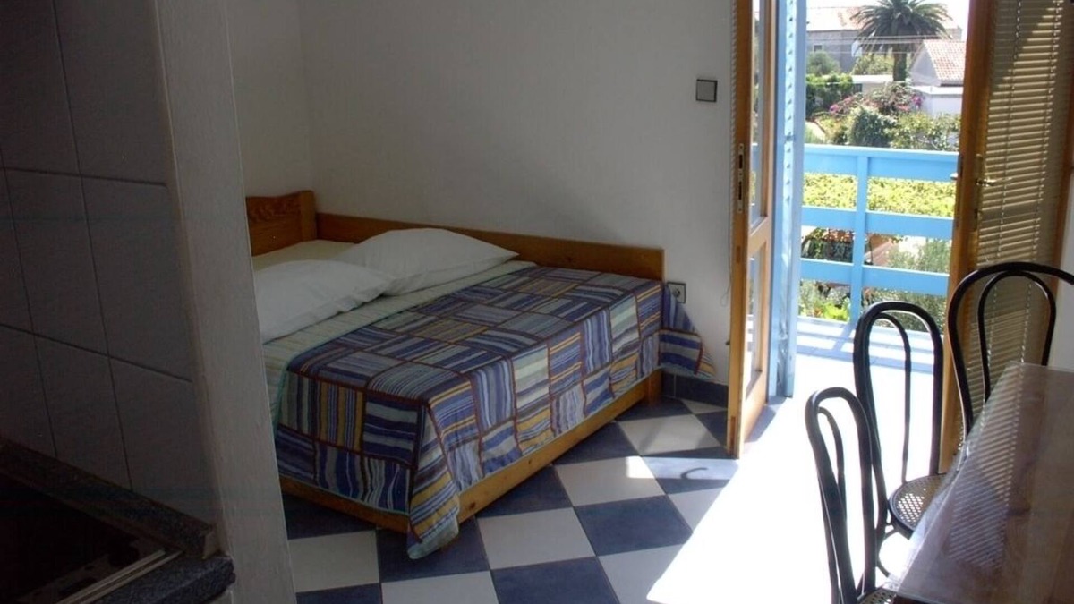 Sucuraj Apartment | Apartment in Sućuraj with Seaview, Balcony, Air condition, WIFI (3560-1)