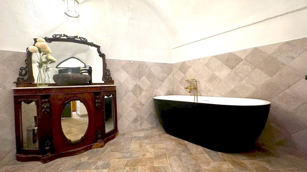 Isolabona Apartment | Apartment in the 14th century castle walls Vaulted ceilings Romantic Sleeps 3