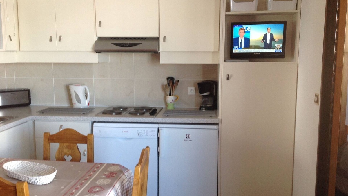 Les Menuires Apartment | Apartment in the 3 Valleys. Les Ménuires At the foot of the slopes