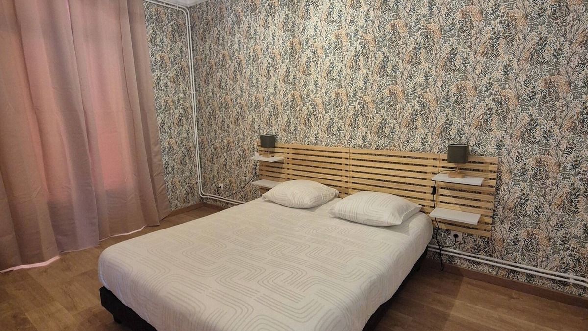 Calais Apartment | Apartment in the center of town, 10 minutes from the beach, ideal for families