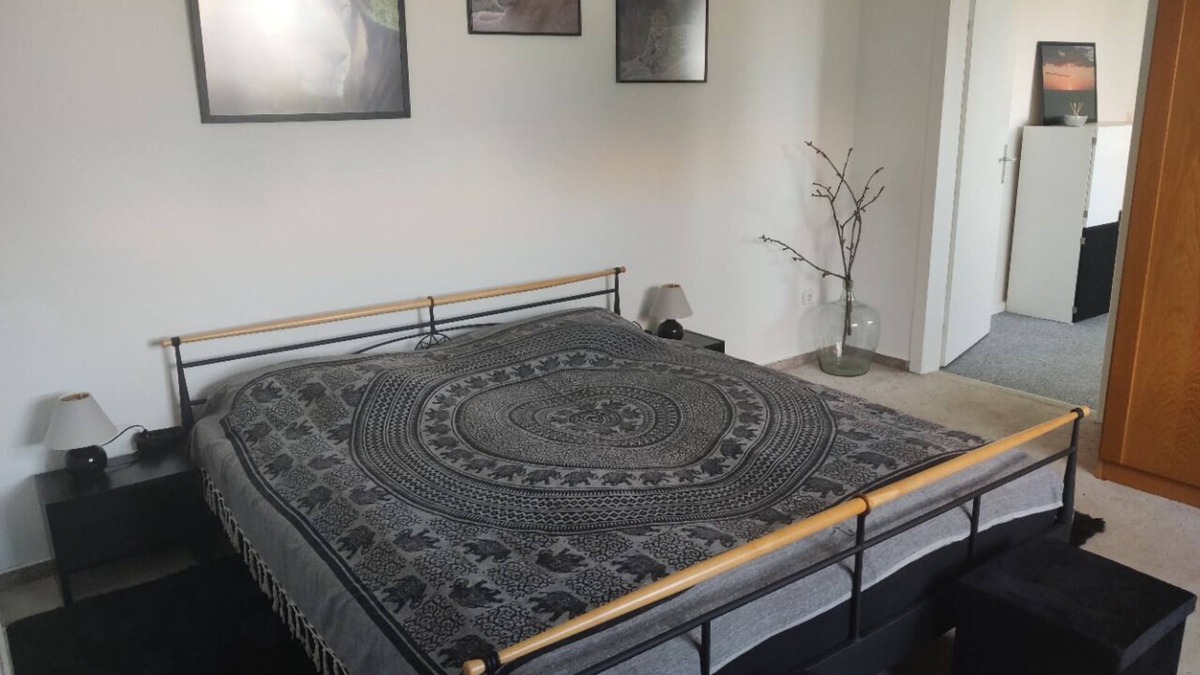 Helmern Apartment | ApARTment in the countryside - large, well-kept 2-room apartment with a special flair