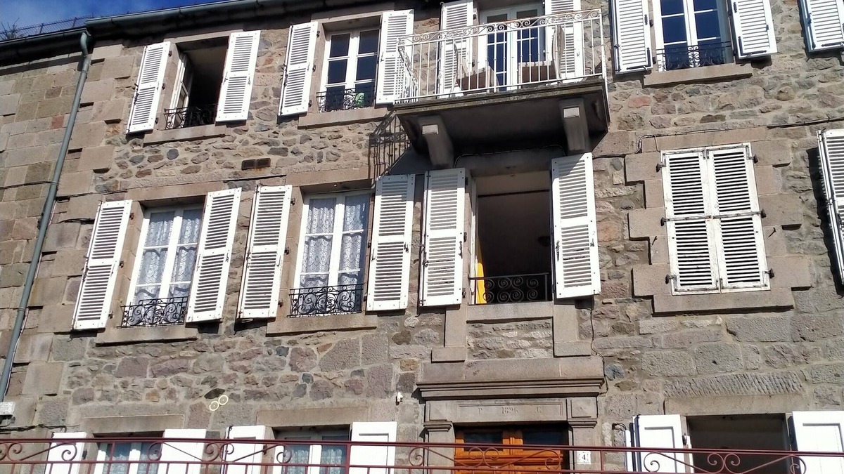 Murat Apartment | APARTMENT IN THE HEART OF THE MOUNTAINS OF CENTRAL SOLID