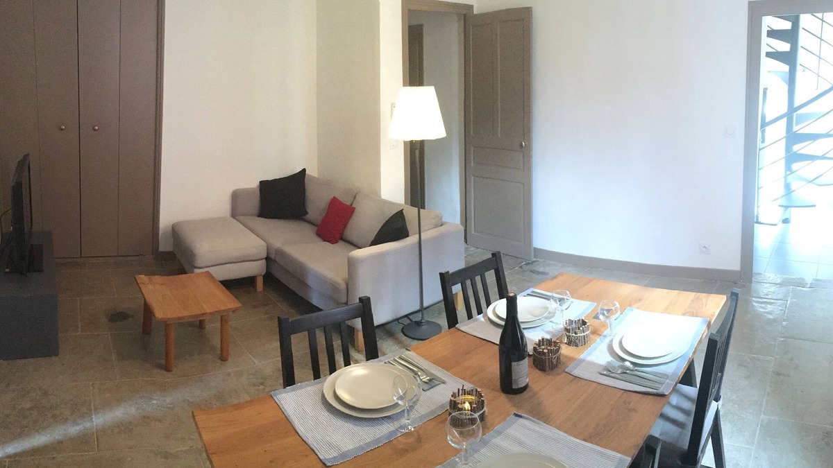 Nimes City Centre Apartment | Apartment in the heart of old Nîmes (parking included)