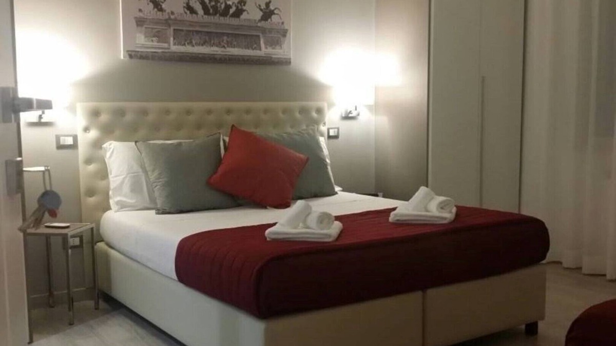 Castellammare House | Apartment in the historic center with three bedrooms and en-suite bathrooms