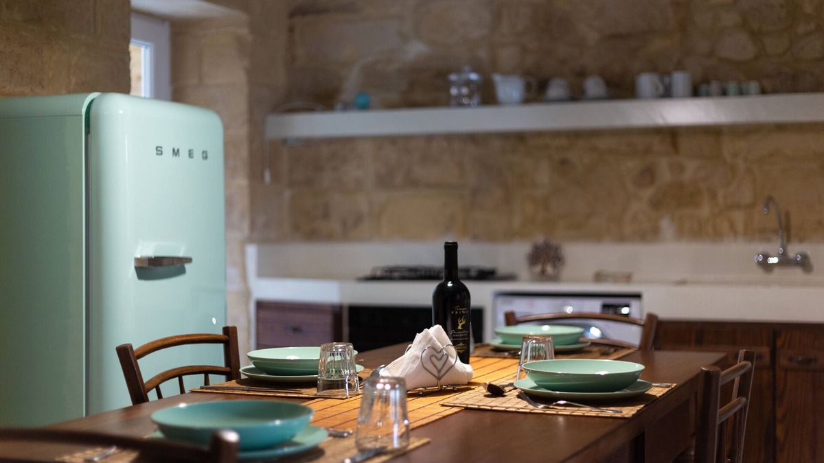 Lecce Historic Center Apartment | Apartment in the historic center of Lecce with vaults and Lecce stone.