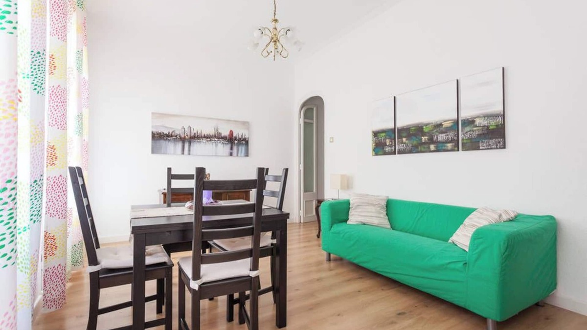 La Font de la Guatlla Apartment | Apartment in the Plaza de España area