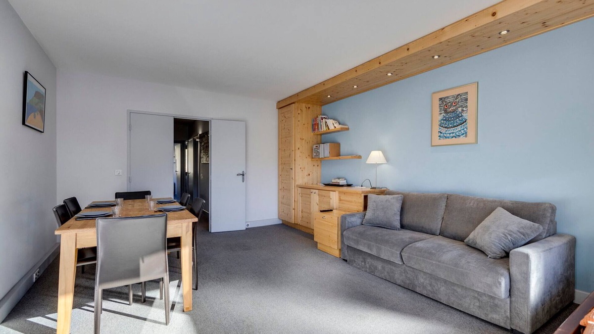 Tignes le Lac Apartment | Apartment in Tignes Le Lac with balcony, 2 bedrooms for 4 people