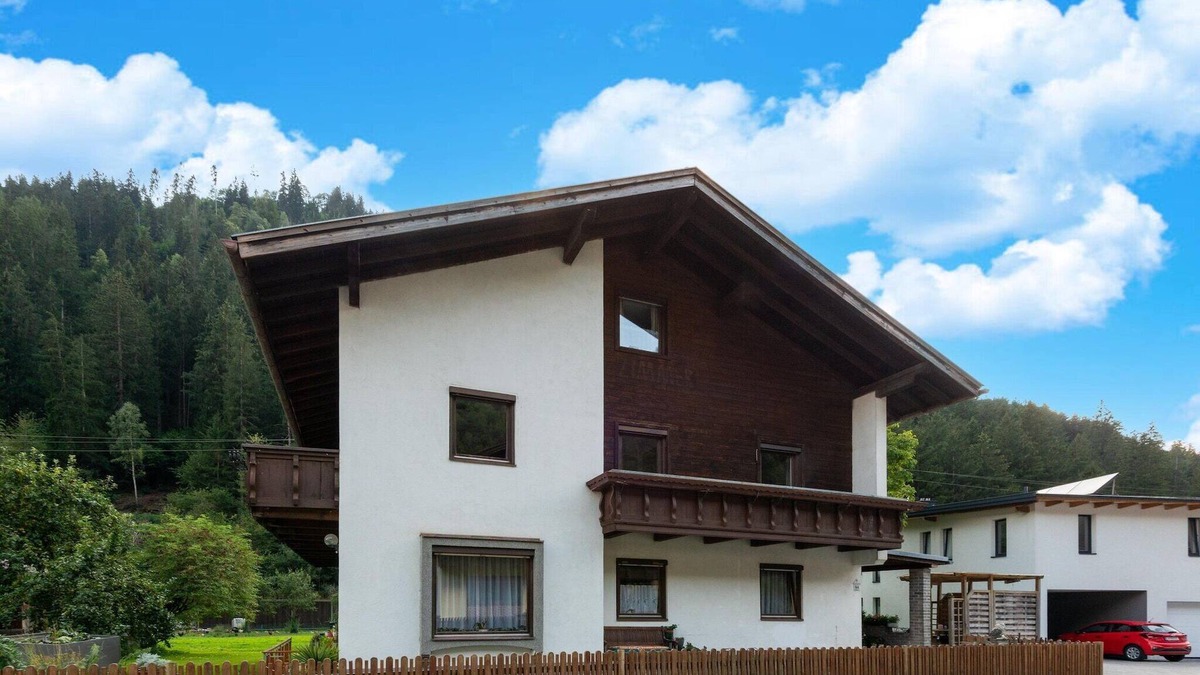 Landeck Apartment | Apartment in Tyrol with Ski Boot Heaters